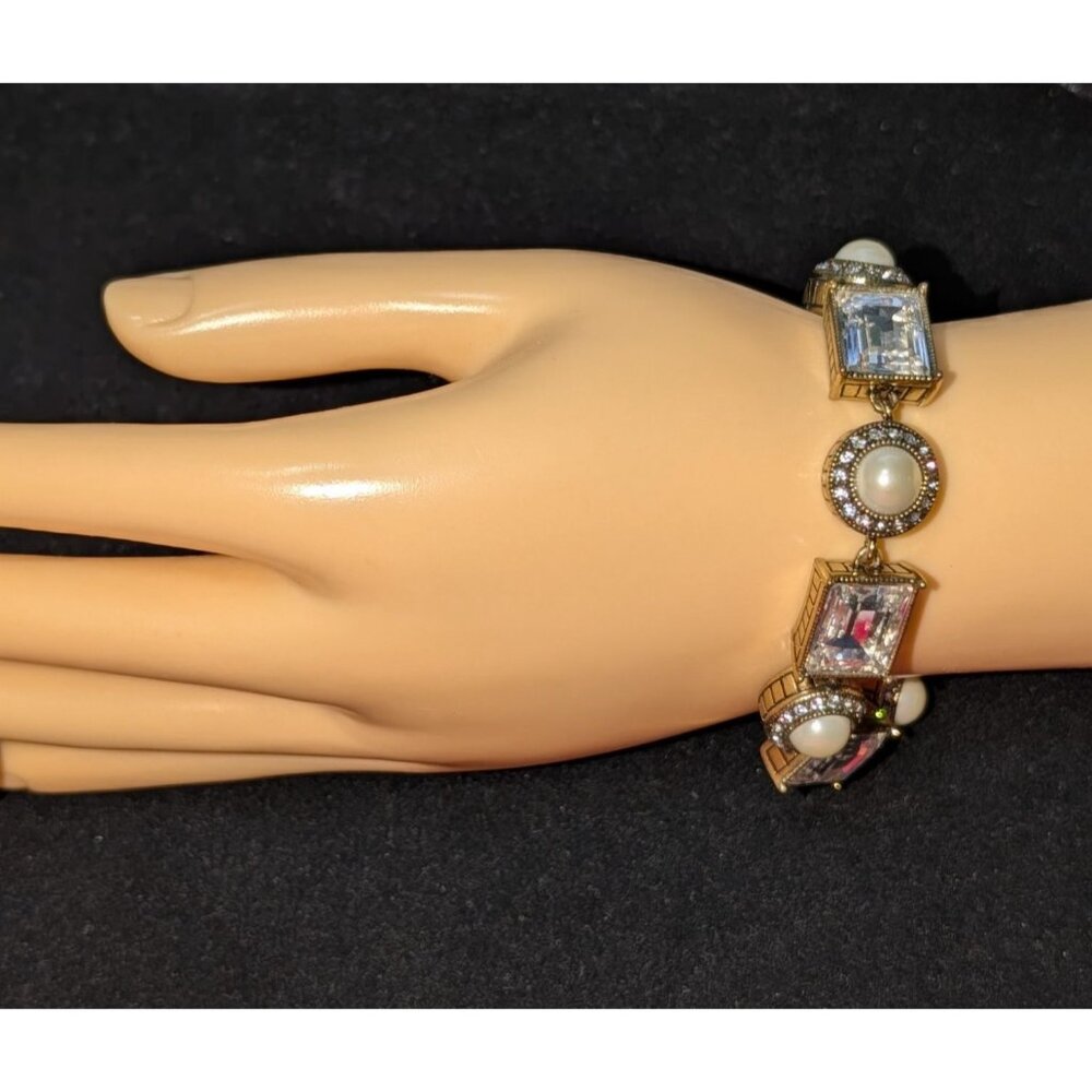 Heidi Daus Crystal/Faux Pearl Statement Bracelet 8.75" Toggle Closure - Picture 11 of 11